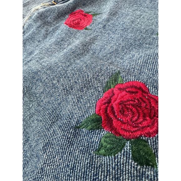 Pacsun Red Rose Embroidered‎ Denim Jean Mini Skirt Raw Hem Size 28 Y2K - Picture 9 of 11